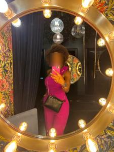 615687097: Chica busca chico en Pontevedra
