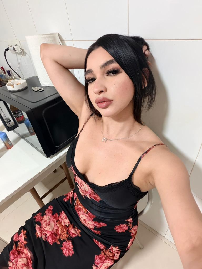 604316460: Chica busca chico en La Coruña