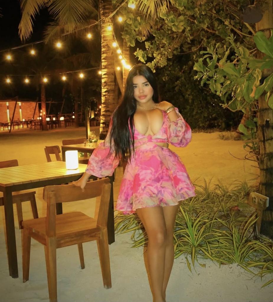 678660589: Chica busca chico en Cádiz