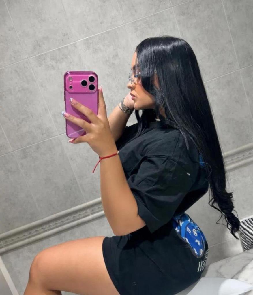 745052431: Chica busca chico en Salamanca