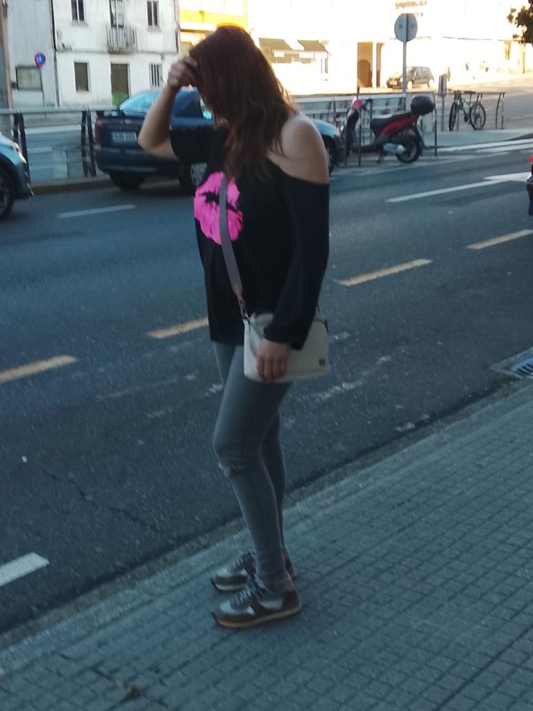 631481242: Chica busca chico en Ceuta