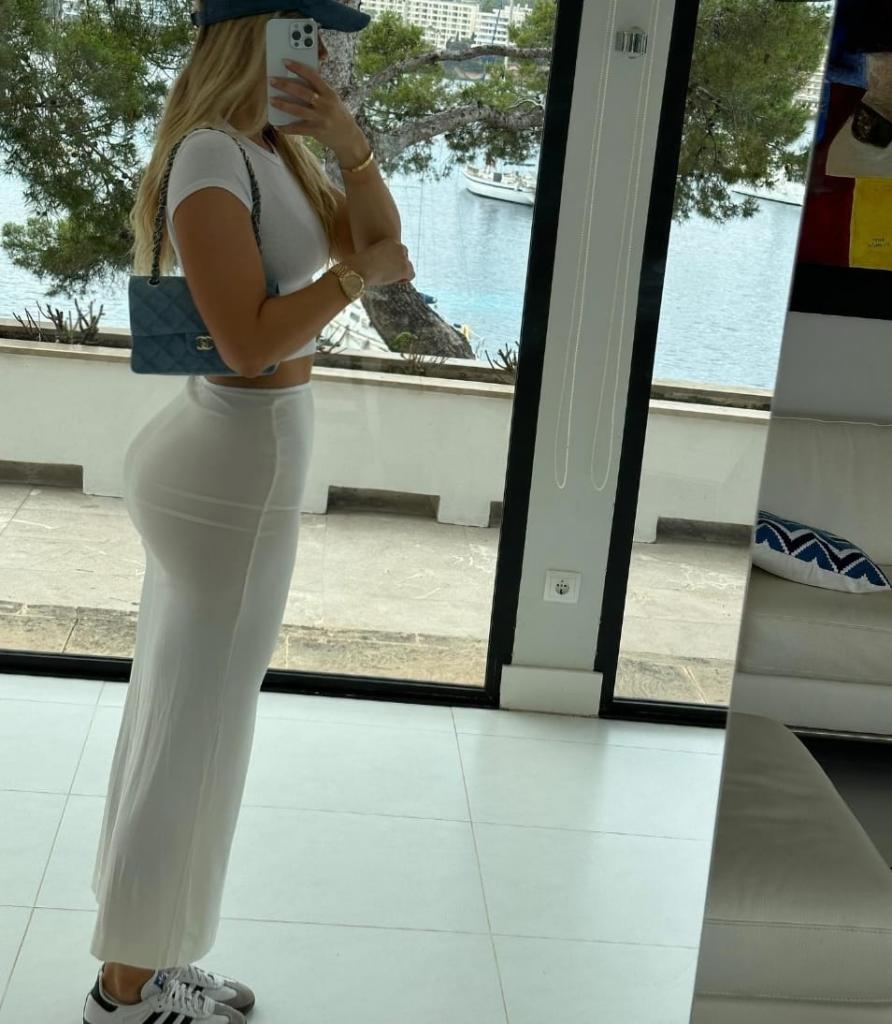 623723404: Chica busca chico en Pontevedra