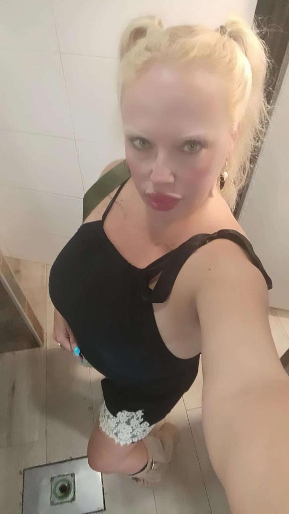 643233681: Chica busca chico en Tarragona