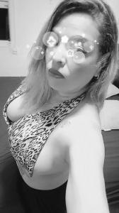 627122640: Chica busca chico en Barcelona