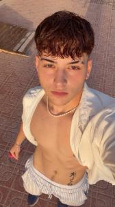 743018024: Chico busca chica en Ibiza
