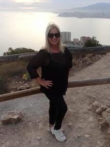 643684711: Chica busca chico en Alicante