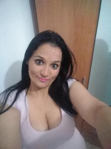 627174249: Chica busca chico en Sevilla