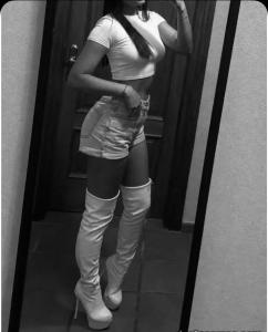 611247879: Chica busca chico en Málaga