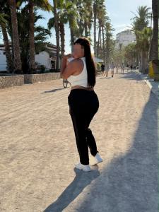 677155524: Chica busca chico en Barcelona