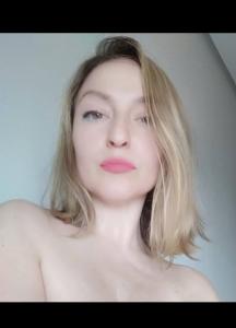 642977459: Chica busca chico en Barcelona