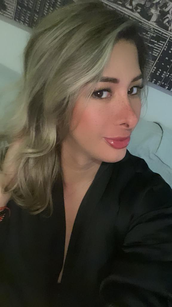 672825788: Transexual en La Coruña