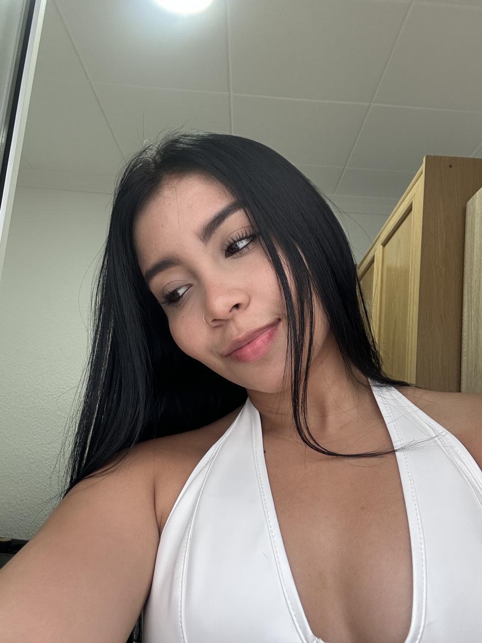 664249061: Chica busca chico en Gerona