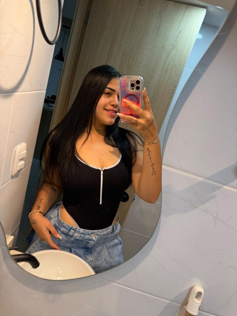 Chica busca chico en Huelva: 