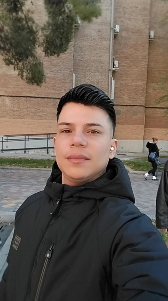 610881795: Chico busca chica en Madrid