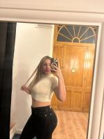 613803886: Chica busca chico en Barcelona