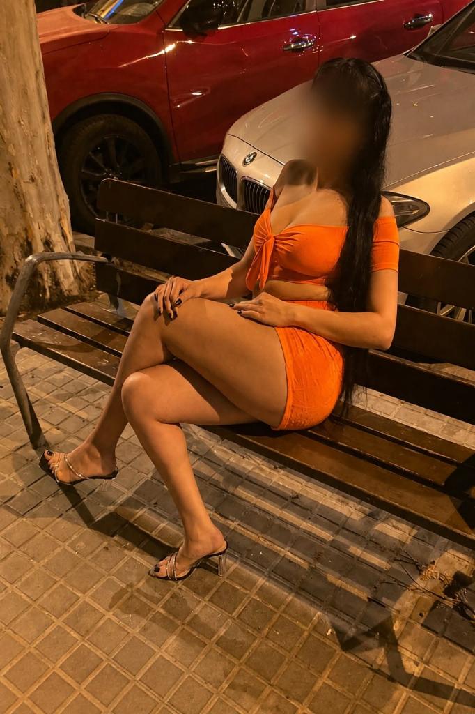 669022765: Chica busca chico en Barcelona