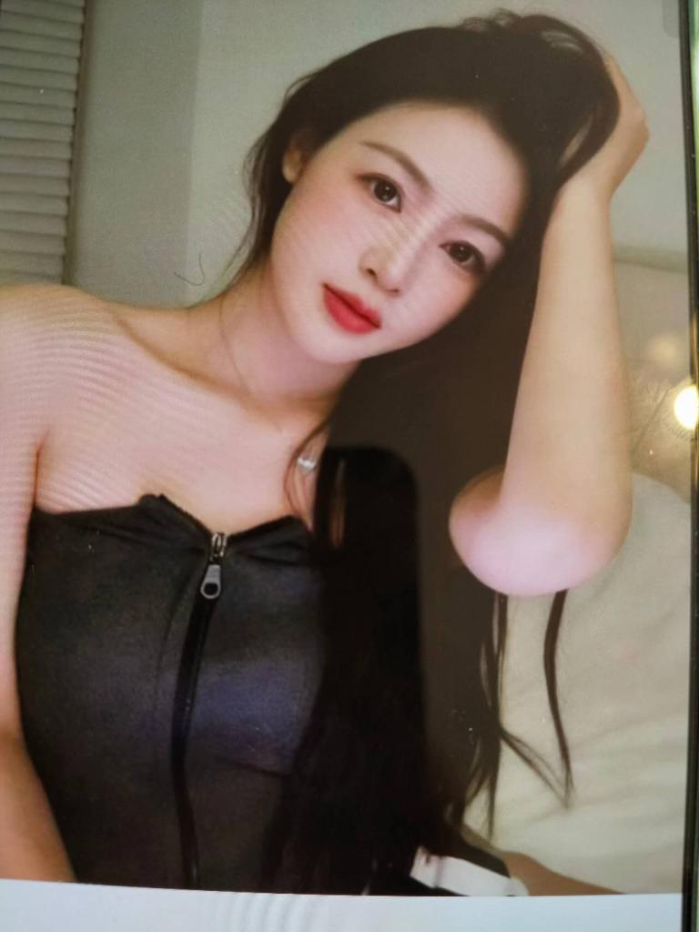 617893478: Chica busca chico en Barcelona