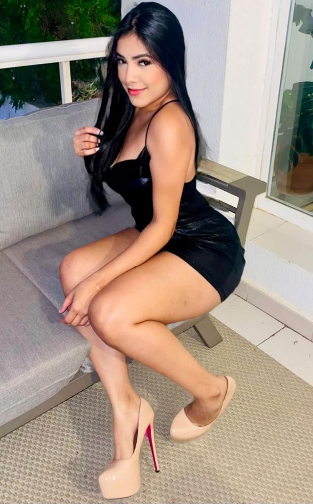 631700802: Chica busca chico en Ibiza