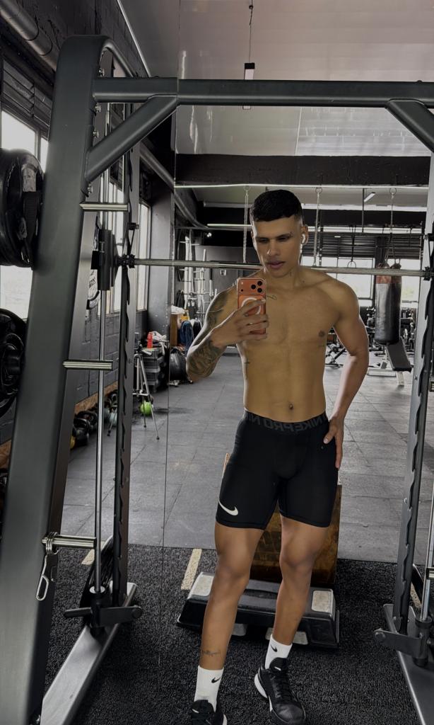 Chico busca chica en Málaga: 