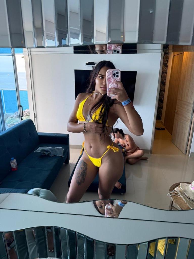 Chica busca chico en Almería: 