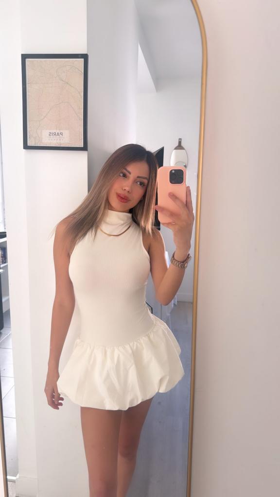 647220929: Chica busca chico en Mallorca