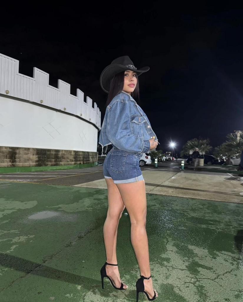 Chica busca chico en Almería: 