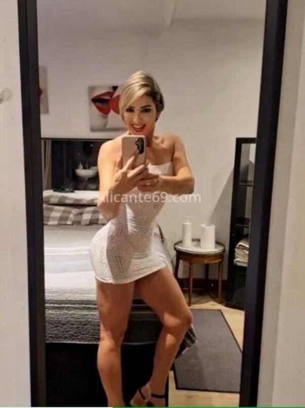 Chica busca chico en Sevilla: Chica busca chico