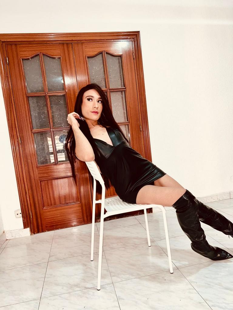 647165403: Transexual en Madrid