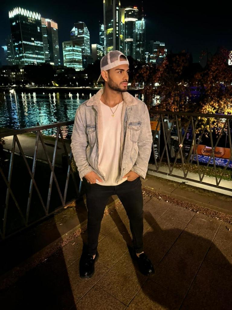 Chico busca chica en Mallorca: 