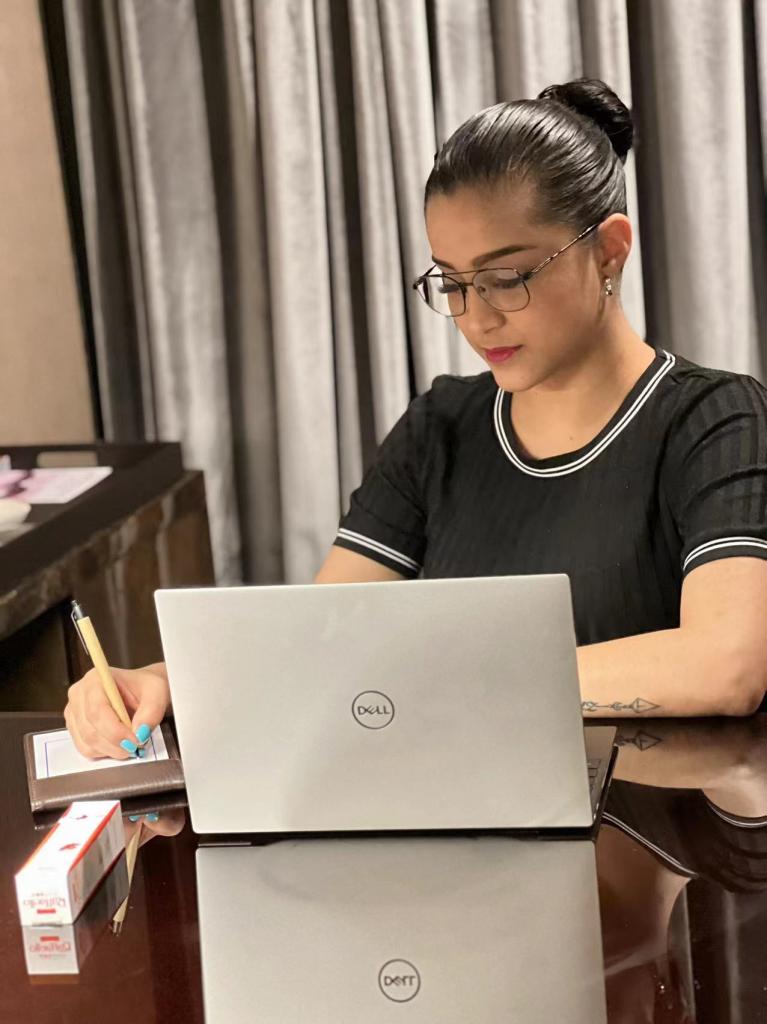 670344613: Chica busca chico en Valencia