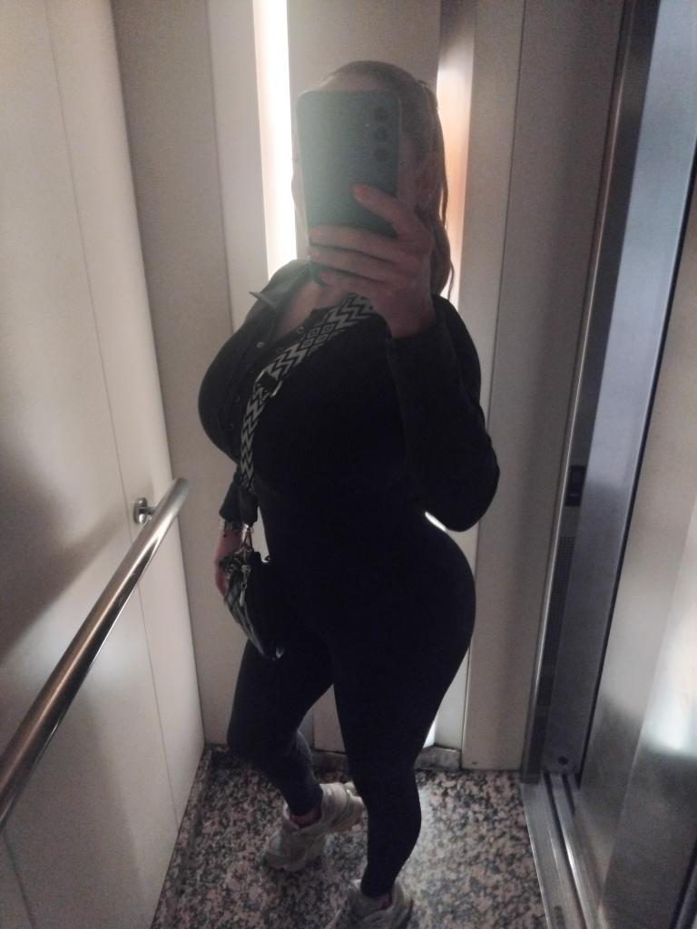 Chica busca chico en Alicante: Chica busca chico