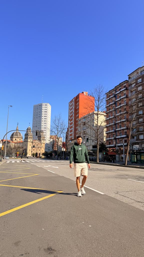 Chico busca chica en Asturias: 