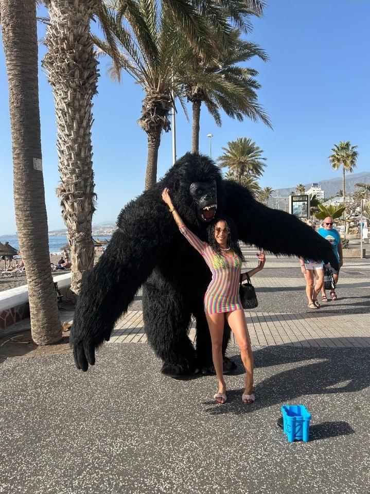 Chica busca chico en Cádiz: 