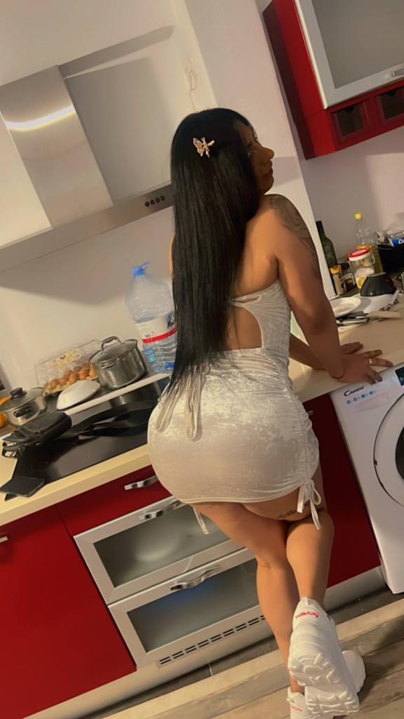 Chica busca chico en Almería: 