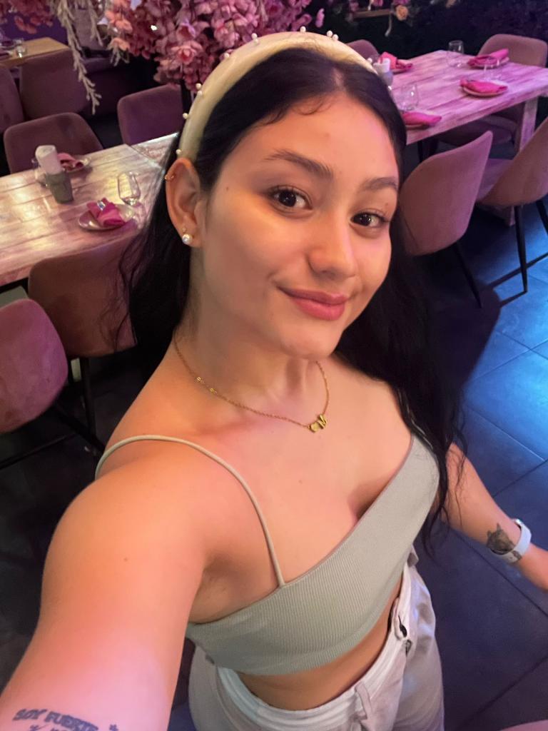 Chica busca chico en Valencia: Chica busca chico