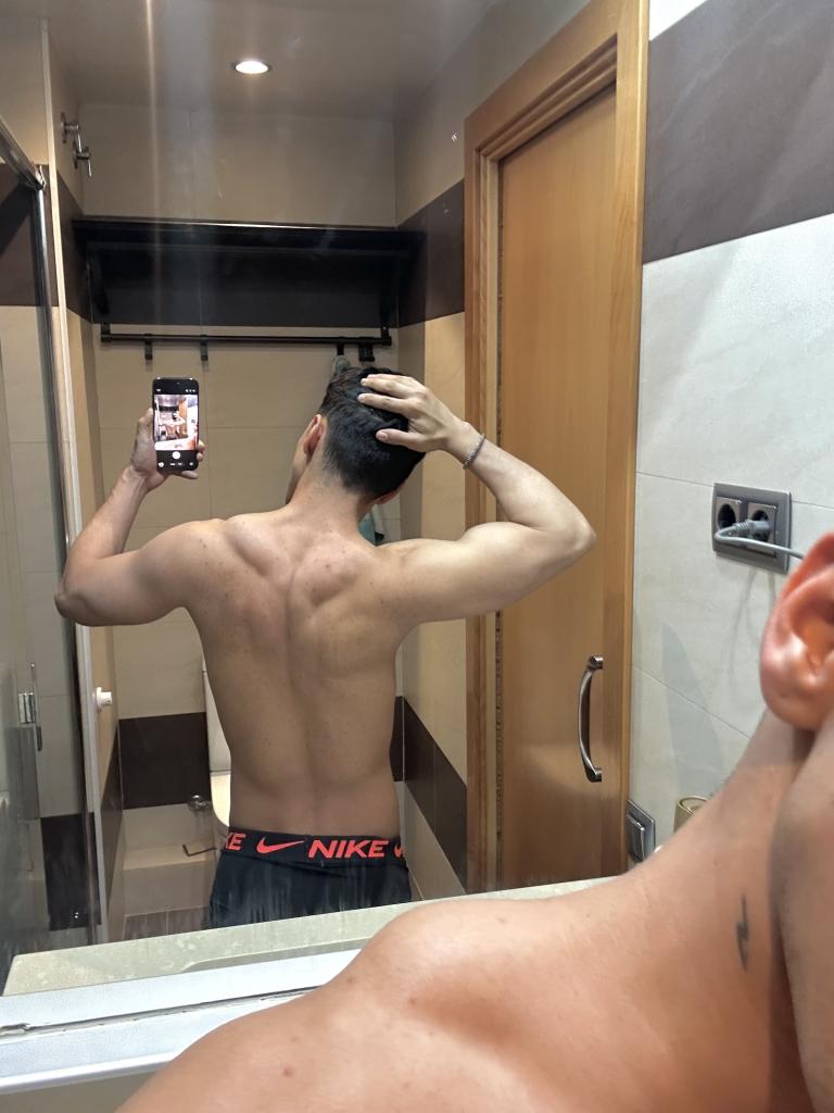 687204420: Chico busca chica en Barcelona