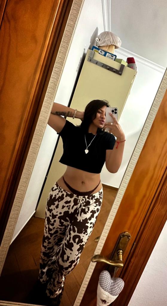 670705866: Chica busca chico en León