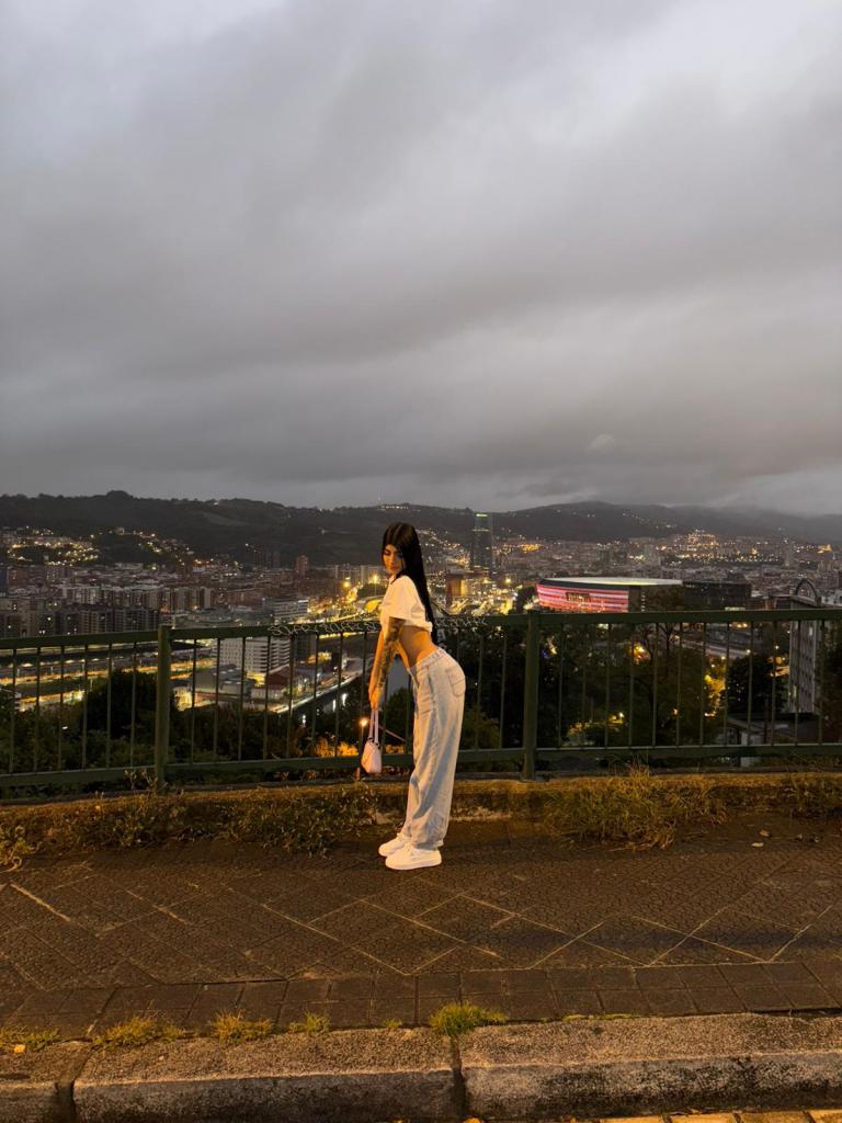 Chica busca chico en La Coruña: 