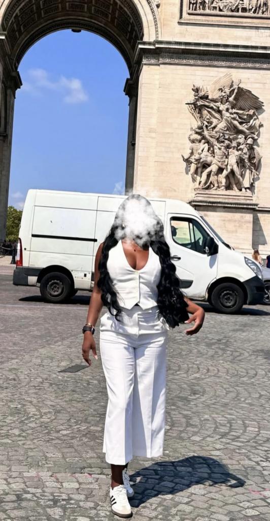 632779229: Chica busca chico en Barcelona