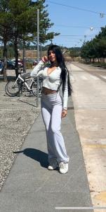 643059518: Chica busca chico en La Coruña