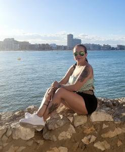 663582593: Chica busca chico en Mallorca