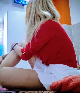 742014317: Chica busca chico en Granada