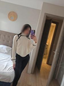 604351794: Chica busca chico en La Coruña