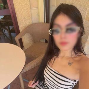 604351794: Chica busca chico en La Coruña