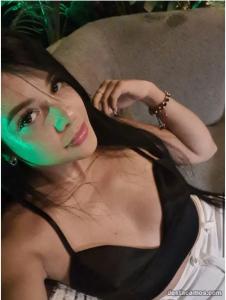 697729277: Chica busca chico en Ibiza