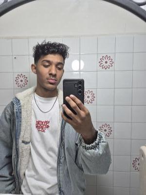 695987910: Chico busca chica en Barcelona