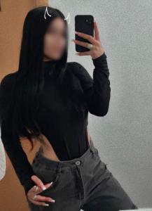 613572180: Chica busca chico en Barcelona