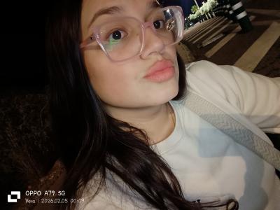 613647599: Chica busca chico en Barcelona