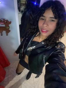 612290564: Chica busca chico en Madrid