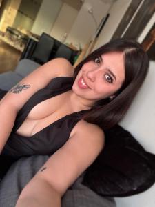 666761296: Chica busca chico en Barcelona